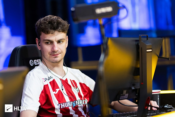 WBG官方：前RNG、SKT、iG教练fly正式加入队伍担任助理教练